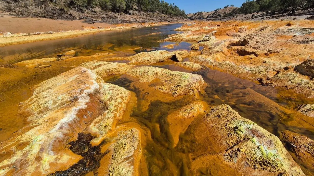 Una de las zonas por la que discurre el Corredor Verde del R&iacute;o Tinto. | J.A.