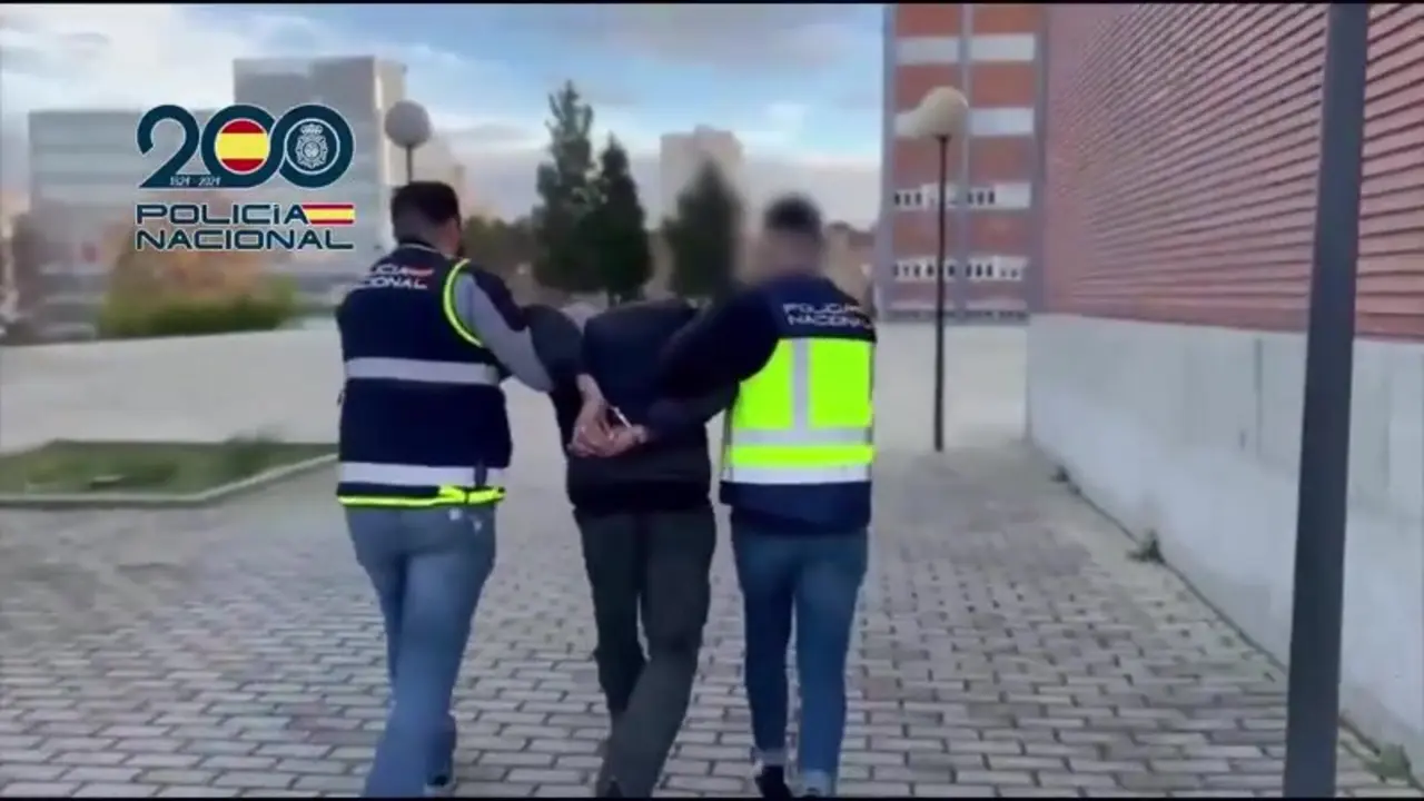 6oG4EWMZWXujYbIr (1)