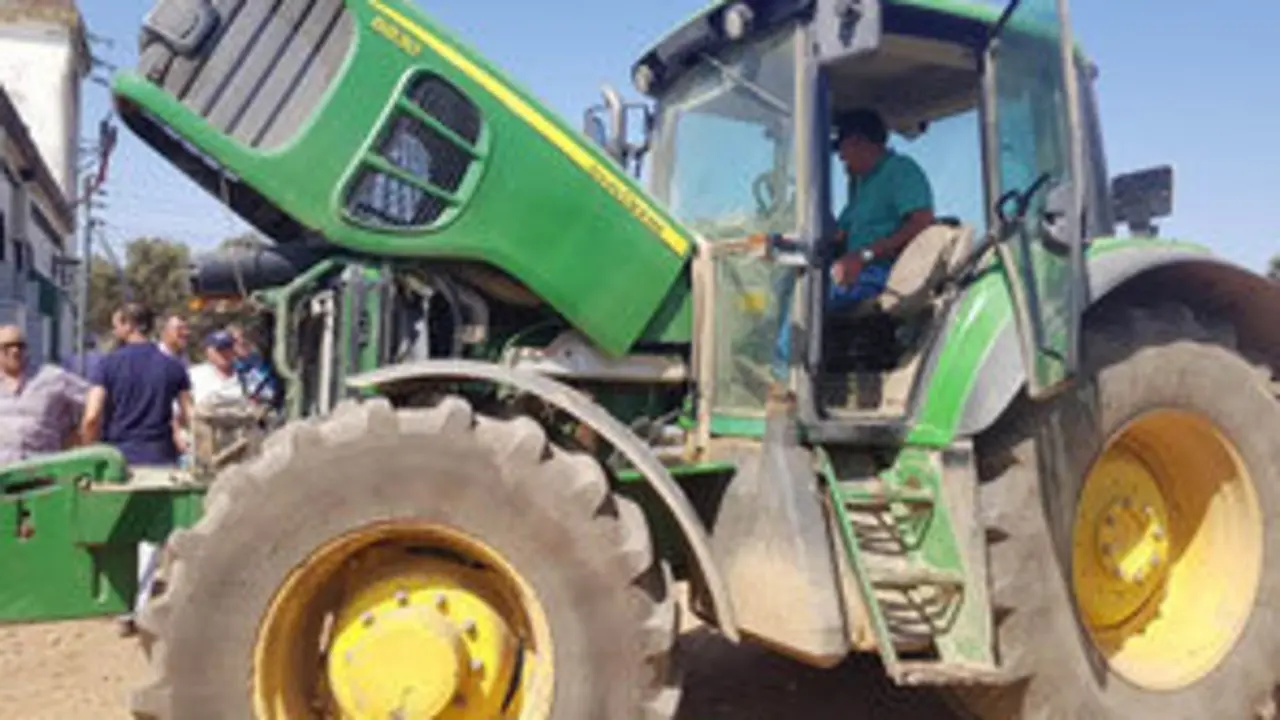 Tractor en imagen de archivo./UPA.
