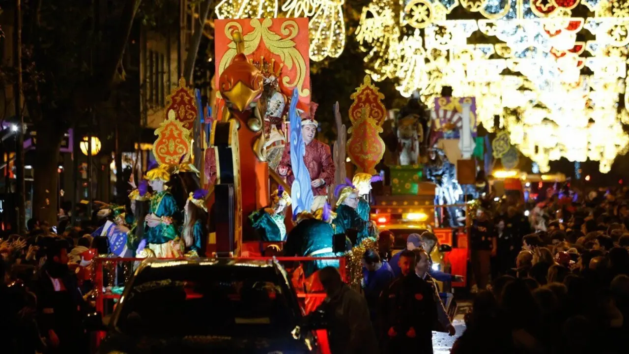 Archivo - cabalgata de los Reyes Magos de 2025 en C&oacute;rdoba 
- Archivo