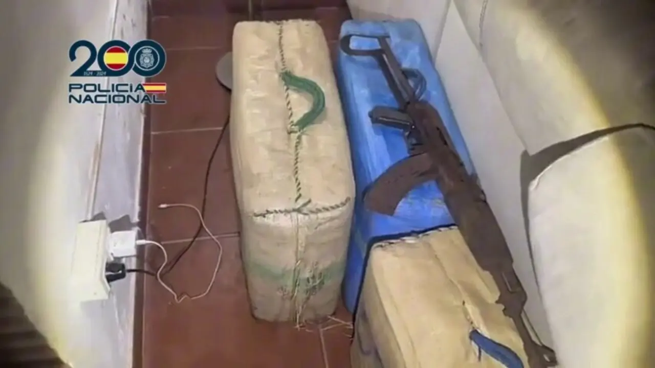 Dos detenidos en Algeciras cuando custodiaban m&aacute;s de 1000 kilos de droga