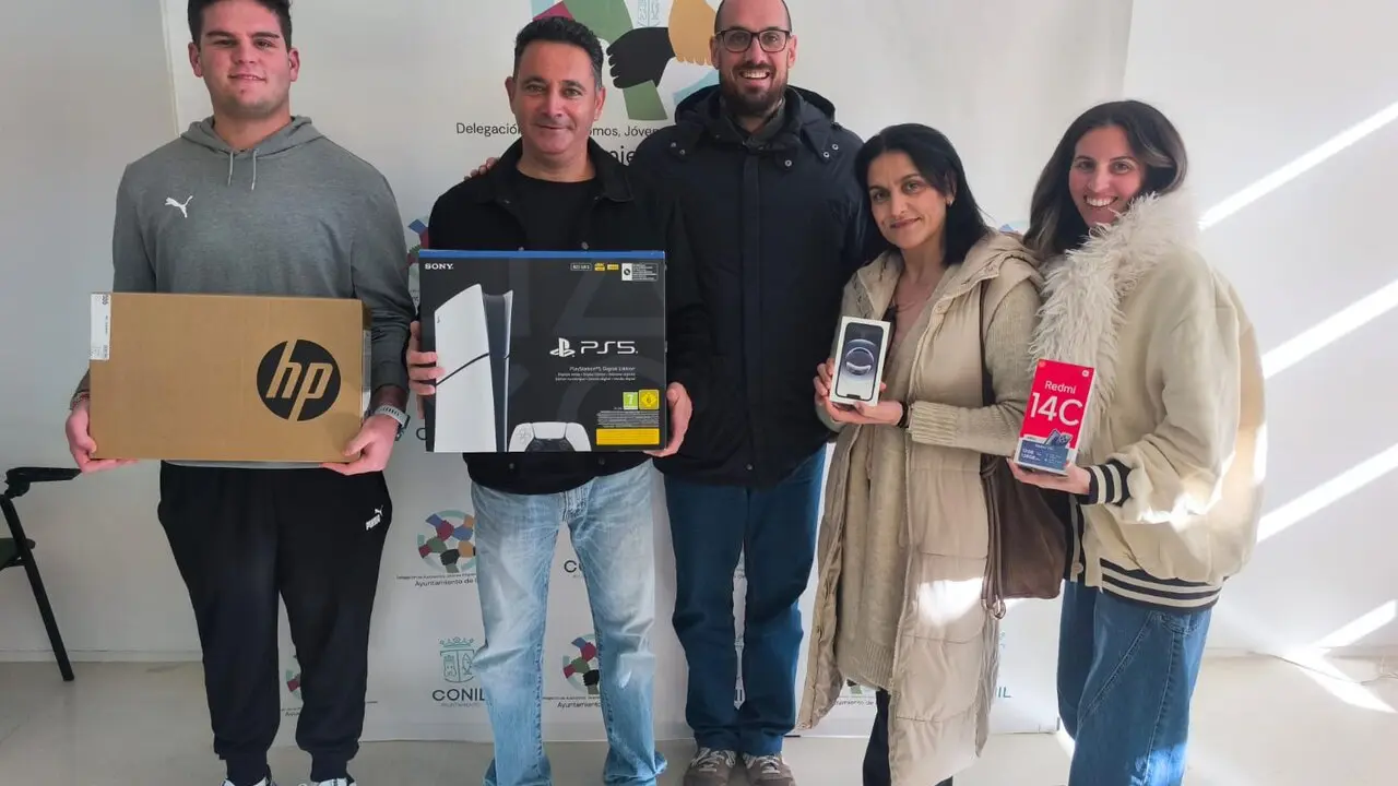 Imagen de los ganadores del sorteo.