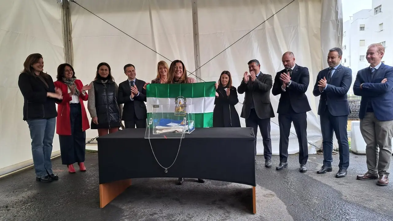 Acto de colocaci&oacute;n de la primera piedra en la Escuela Le&oacute;n Ortega. | Junta.