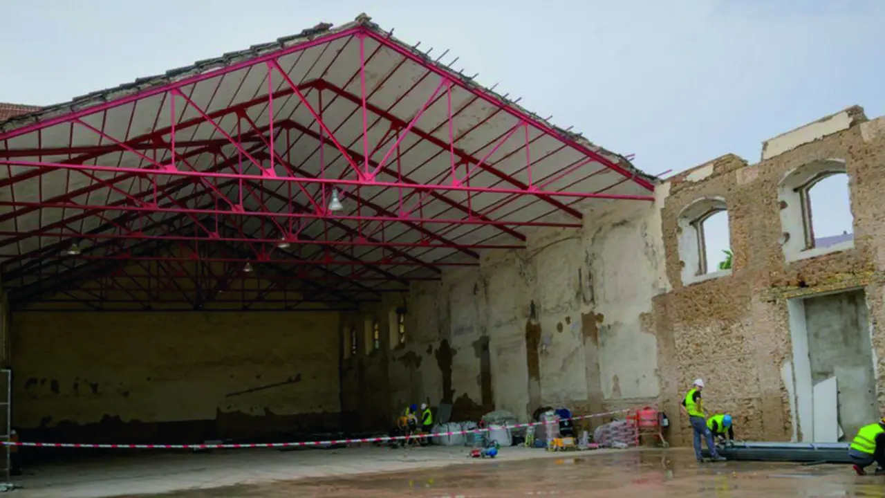 Obras en la nave 2 de los antiguos Dep&oacute;sitos de Tabaco, en C&aacute;diz. VIVA