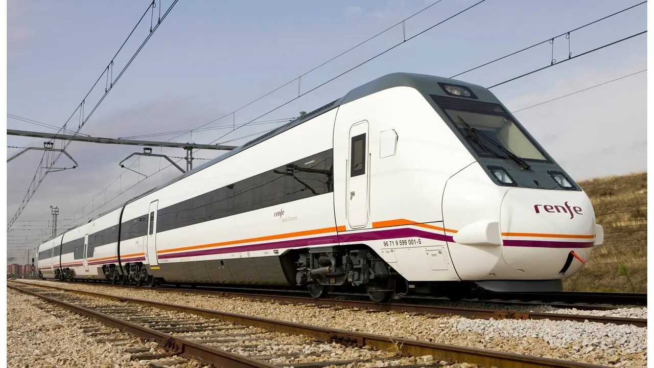 Tren de Media Distancia. | Archivo.