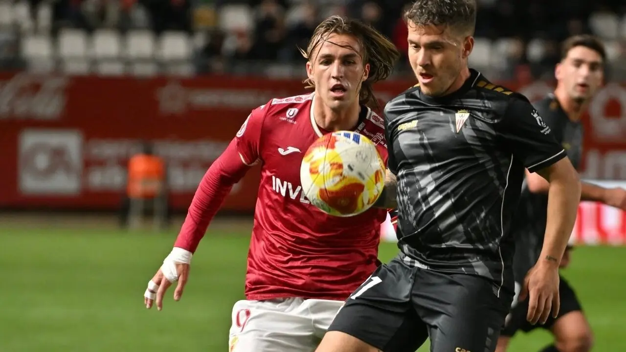 Juanma Garcia, con el gaditano Pedro Benito I Real Murcia CF