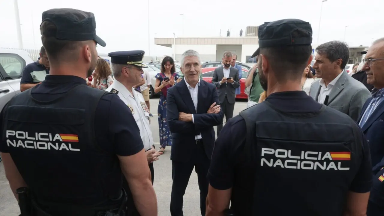 Marlaska, en su última visita al puerto de Tarifa - E.P.