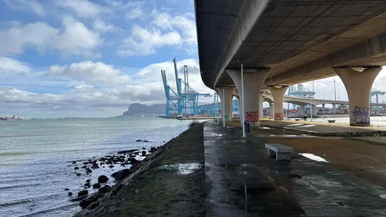 Bloqueo del puerto de Algeciras tras los últimos temporales - J.M.