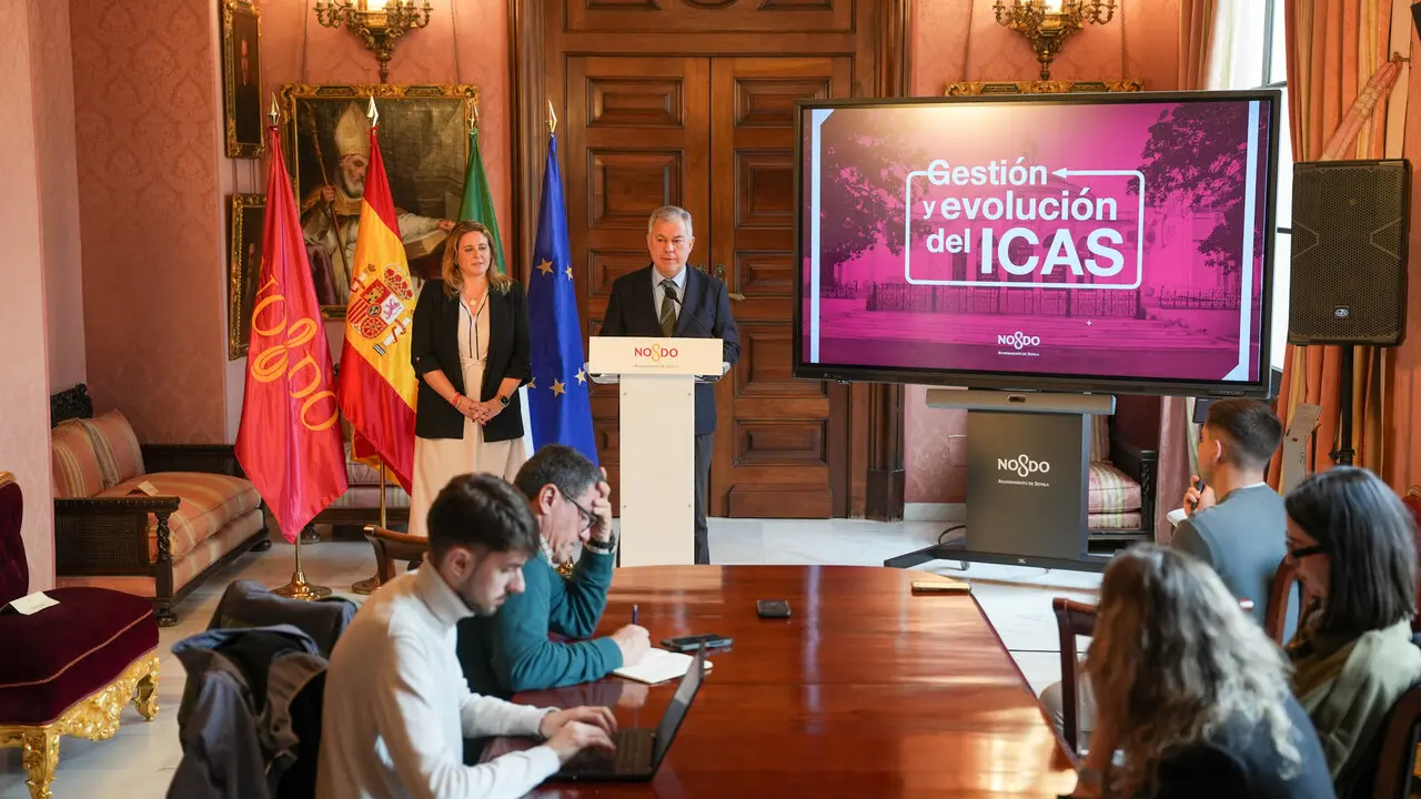 La rueda de prensa ofrecida por el alcalde sobre la gesti&oacute;n del ICAS. | Ayto