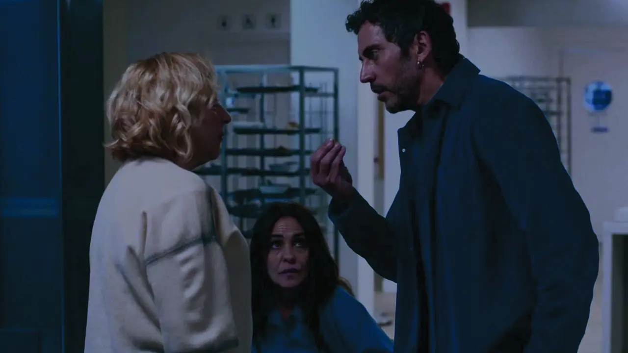 Carmen Machi discute con Paco Le&oacute;n en un momento de la pel&iacute;cula &lsquo;A&iacute;da y vuelta&rsquo;. mediaset