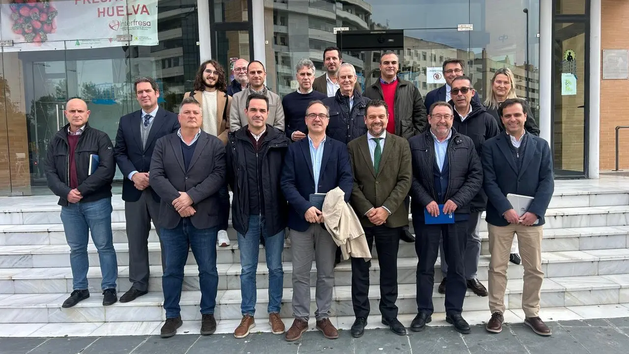 Foto de familia tras la constituci&oacute;n del Consejo Empresarial de la Industria. | FOE.