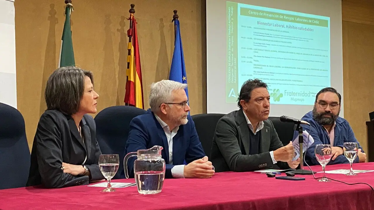 El delegado territorial de 
Empleo, Empresa y Trabajo Aut&oacute;nomo, Daniel S&aacute;nchez, que ha inaugurado la 
jornada t&eacute;cnica "Bienestar Laboral. H&aacute;bitos Saludables". | Junta de Andaluc&iacute;a.