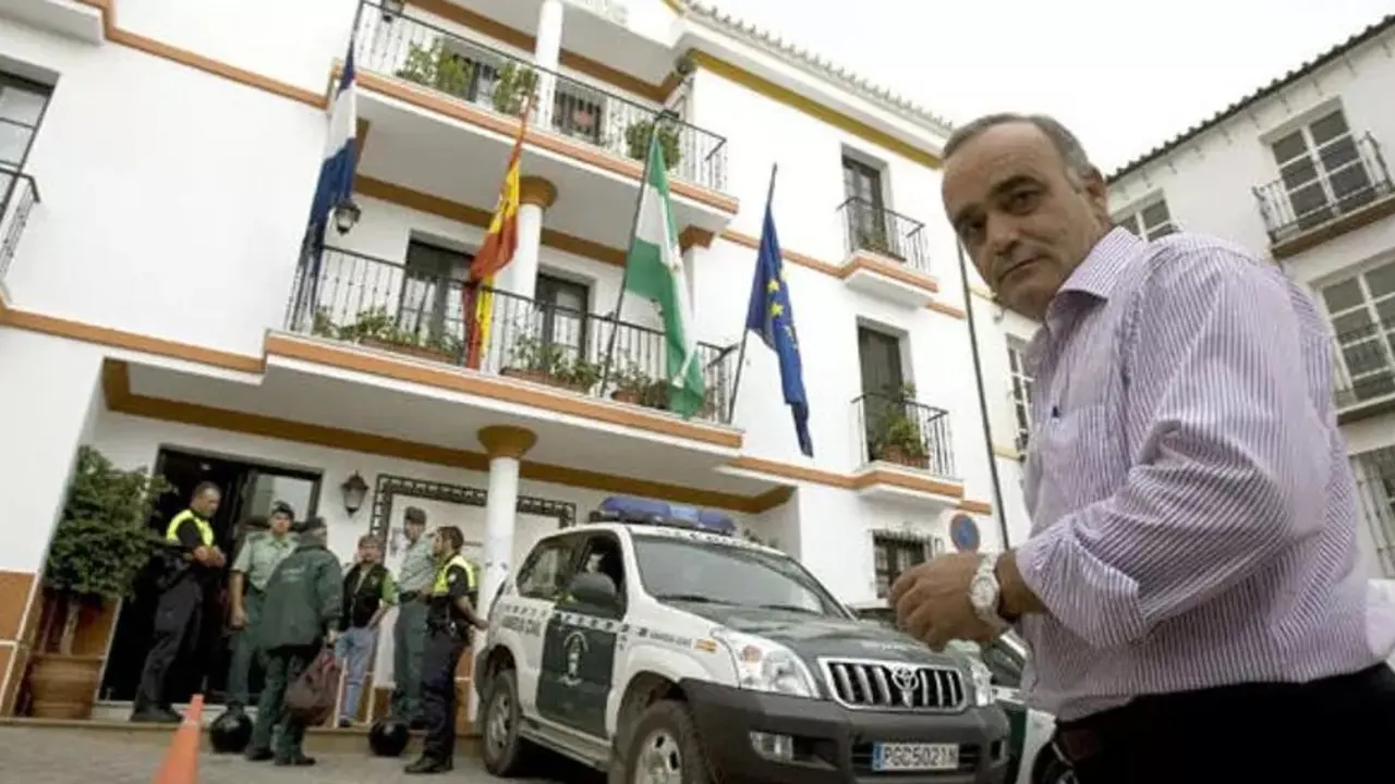El exalcalde de Almog&iacute;a Crist&oacute;bal Torreblanca. / EFE