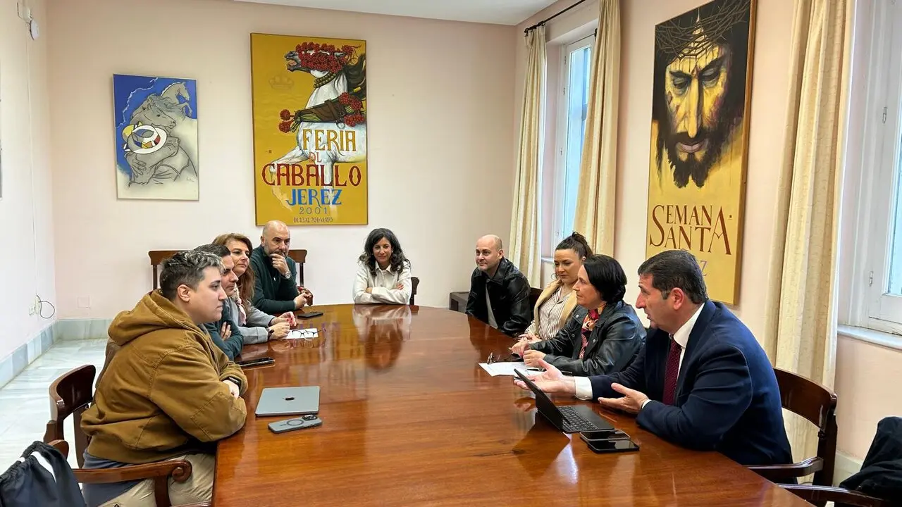 Los representantes de la plantilla han trasladado su situaci&oacute;n al Gobierno local. |  jerez.es