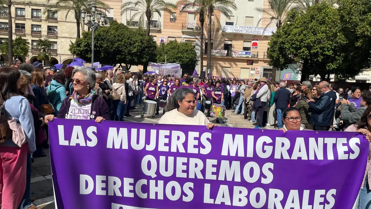 Imagen de la manifestaci&oacute;n del 8M en Jerez. | Jim&eacute;nez