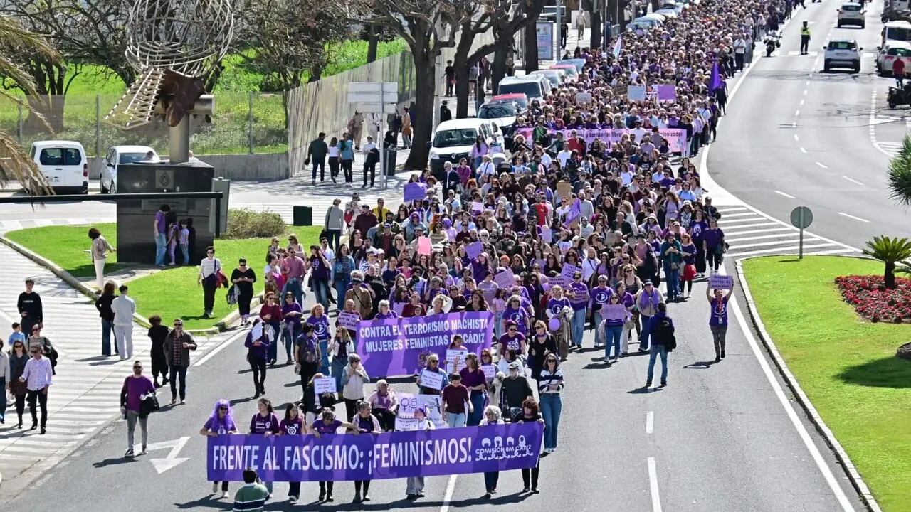Manifestaci&oacute;n con motivo del 8M en C&aacute;diz. Eulogio Garc&iacute;a