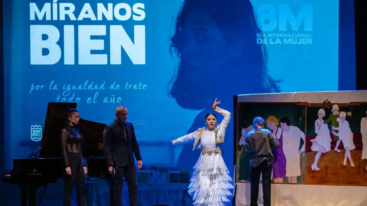 La bailaora Sara S&aacute;nchez en el marco de la propuesta 'Flapper' | Ayuntamiento.