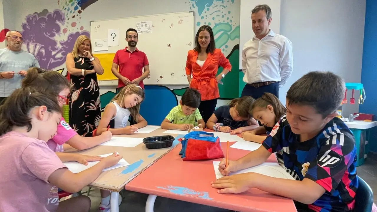 Imagen de archivo de una visita a las Escuelas Municipales del Ayuntamiento de Ja&eacute;n.