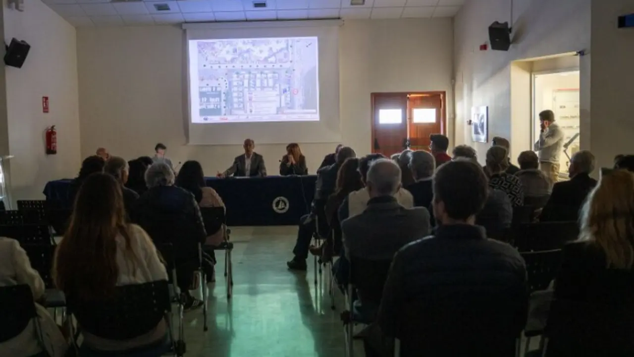 Reuni&oacute;n sobre el proyecto del Puerto Deportivo | Ayuntamiento de Benalm&aacute;dena