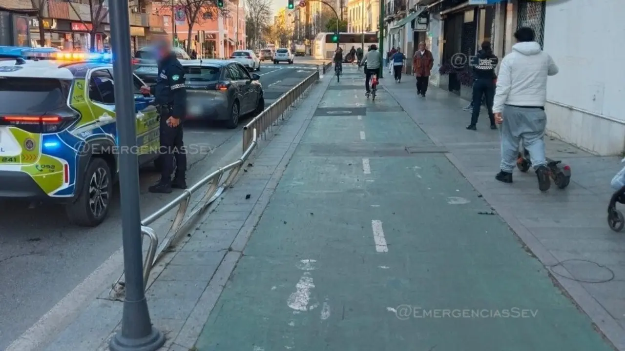 EuropaPress_7359401_accidente_contra_vallado_carril_bici_avenida_maria_auxiliadora_sevilla
