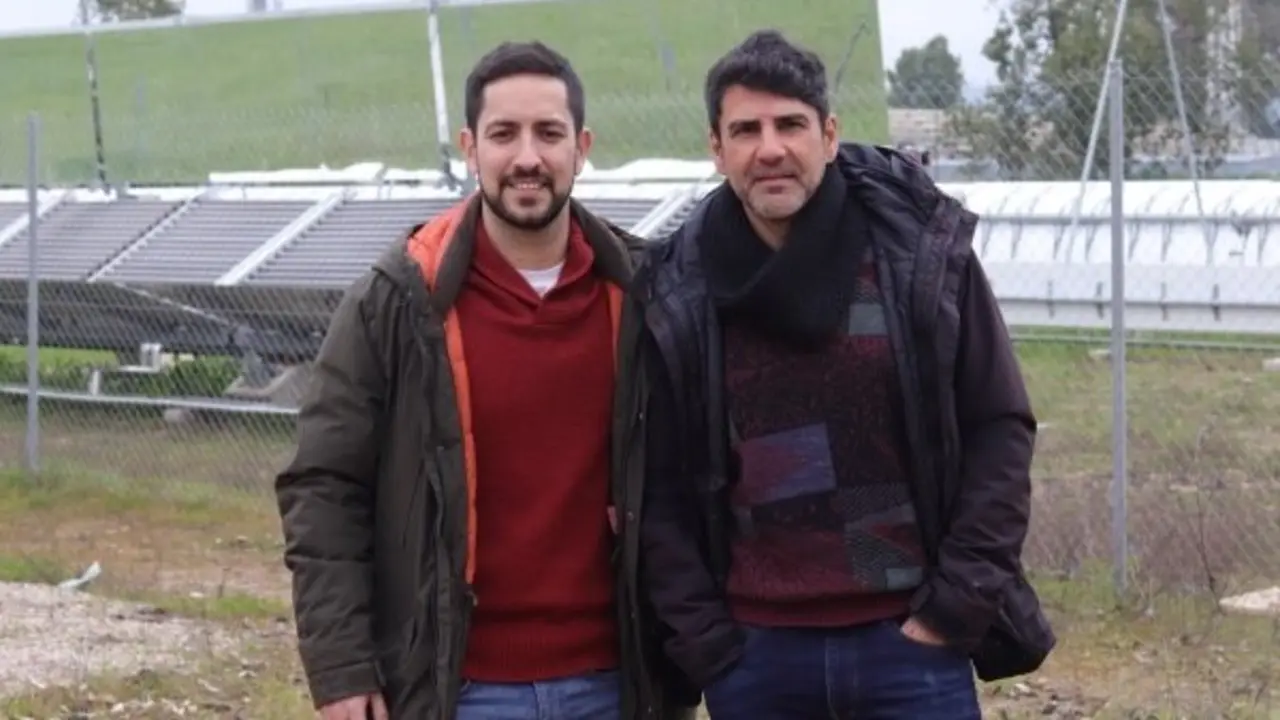 Los investigadores Juan Antonio Bellido y Javier Est&eacute;vez.