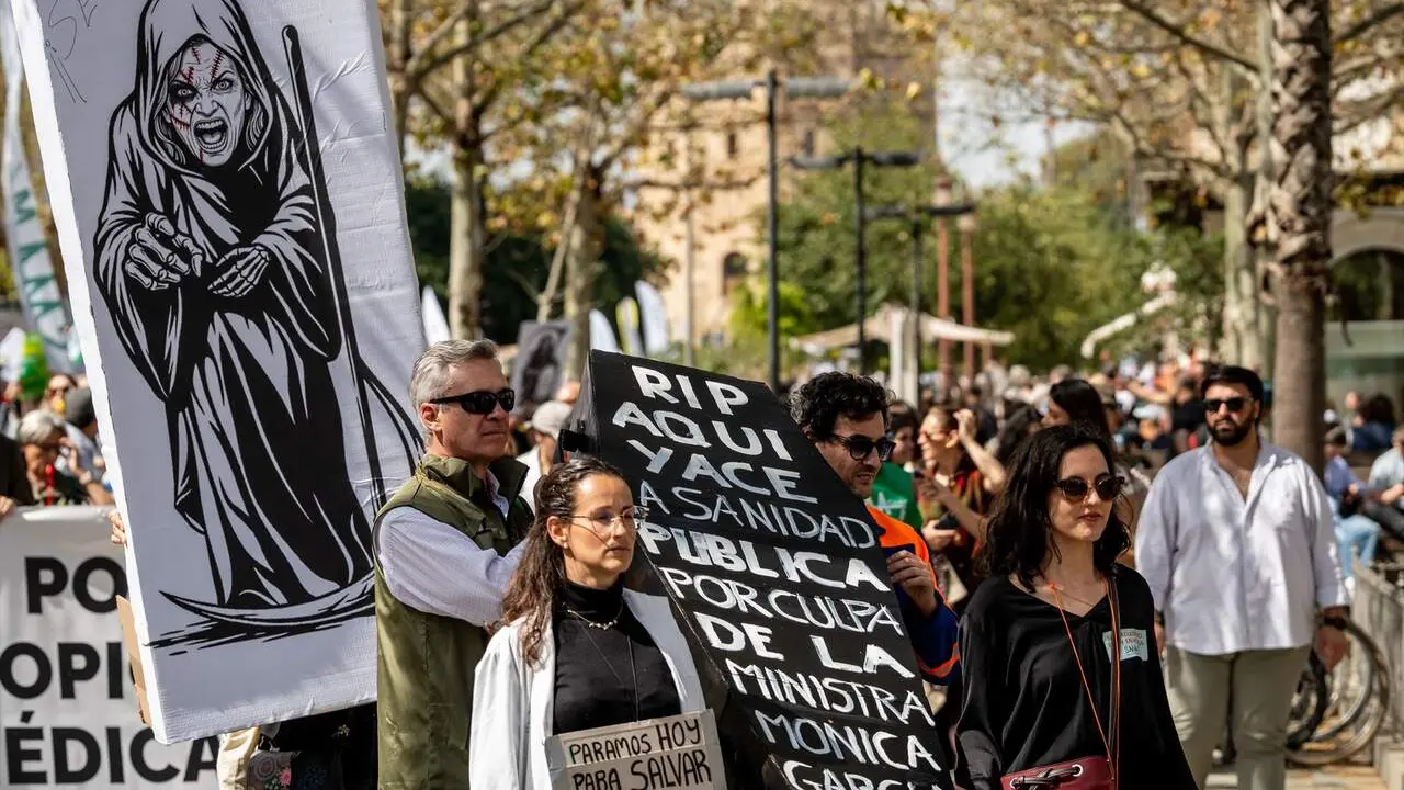 EuropaPress_7376898_manifestacion_sevilla_convocada_sindicato_medico_andaluz_sma_rechazo