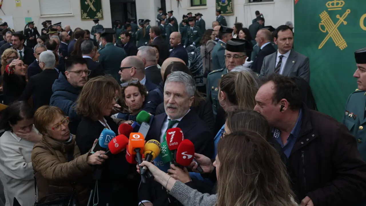 El minsitro de Interior ante la prensa./Nono Rico-Europa Press.