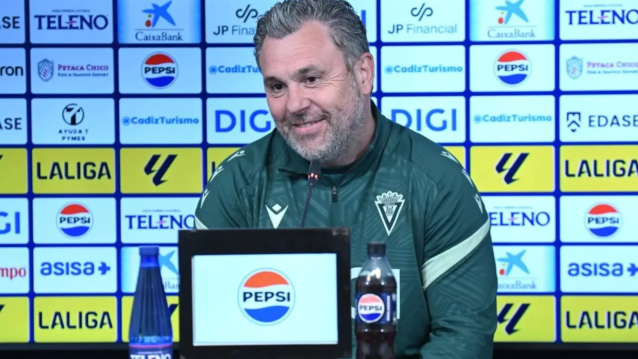 Sergio Gonz&aacute;lez, en rueda de prensa. | C&aacute;diz CF.