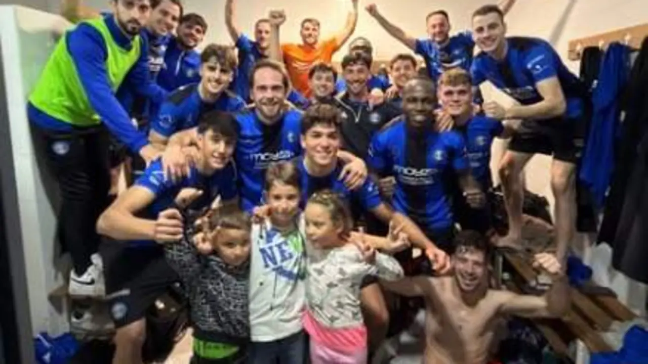 Futbolistas del Inter Ja&eacute;n celebran la victoria en Sabiote. - Foto: Inter Ja&eacute;n