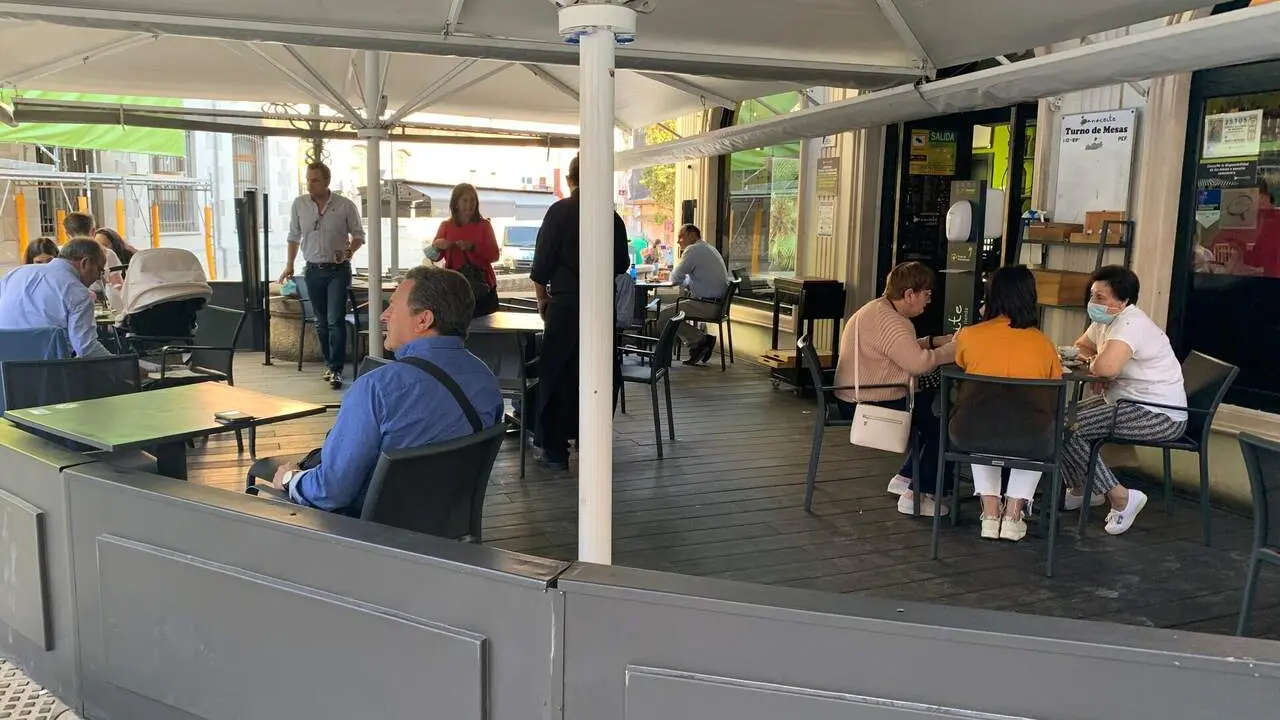 Una terraza de Ja&eacute;n capital. - Foto: Fran Cano