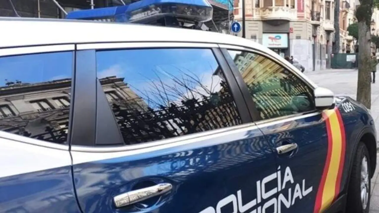 (Foto de ARCHIVO)
Coche de la Polic&iacute;a Nacional.

EUROPA PRESS
20/3/2026