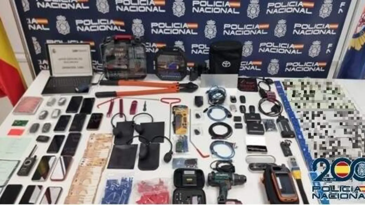 Objetos y dinero intervenidos. / POLIC&Iacute;A NACIONAL