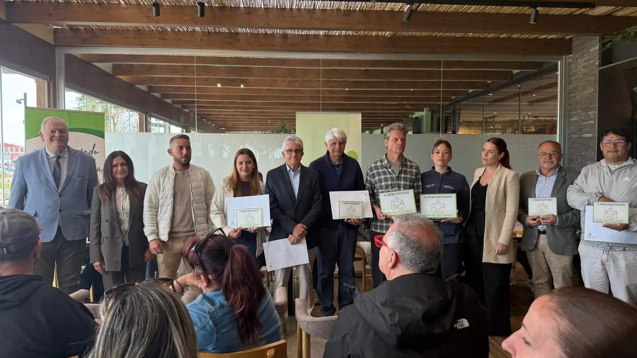 Foto de familia de los ganadores.