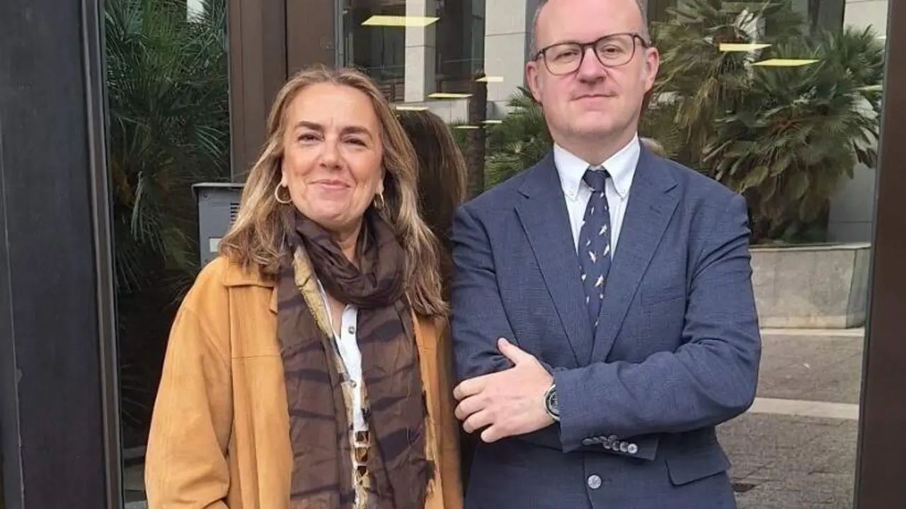 La gerente de Inpro, Carmen Quir&oacute;s, y el delegado provincial del Instituto Nacional de Estad&iacute;stica (INE) en Sevilla, Alberto Iriarte |&nbsp;DIPUTACI&Oacute;N DE SEVILLA