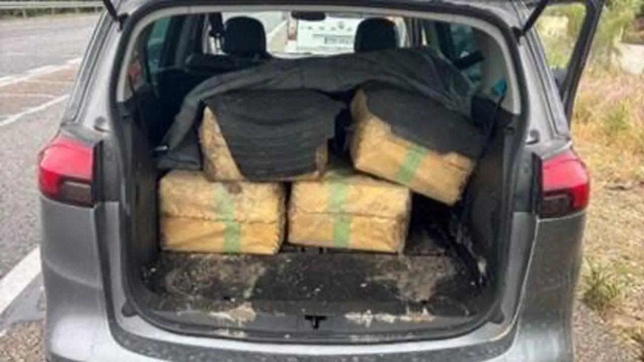 Coche intervenido por la Guardia Civil. | Guardia Civil.