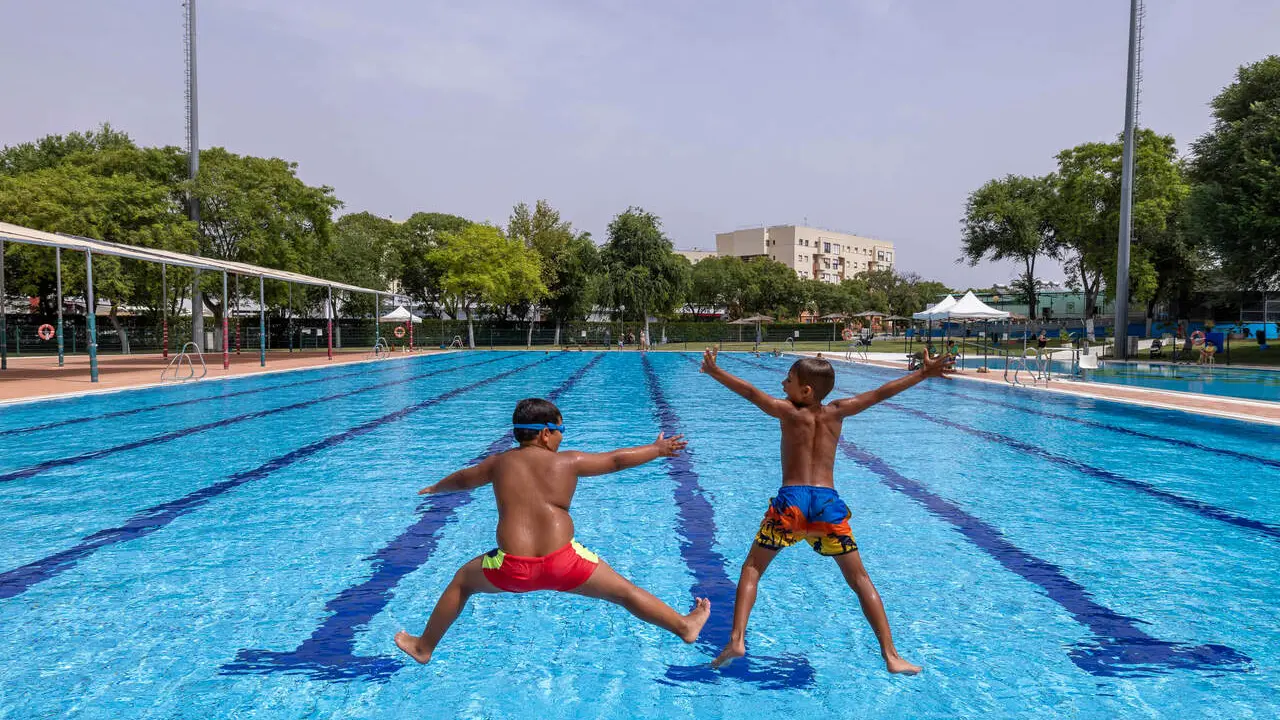 Piscinas municipales de Mairena.| AYTO MAIRENA