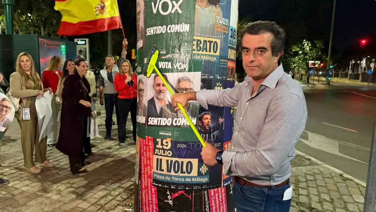Pegada de carteles./VM.