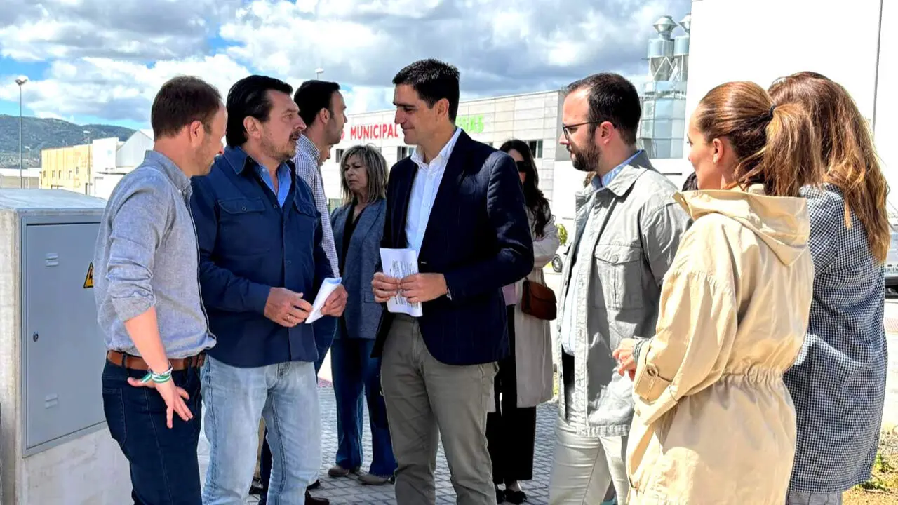 Toni Mart&iacute;n y Marino Aguilera, en la ma&ntilde;ana de este lunes, tras la comparecencia en el pol&iacute;gono Llano Mazuelos.