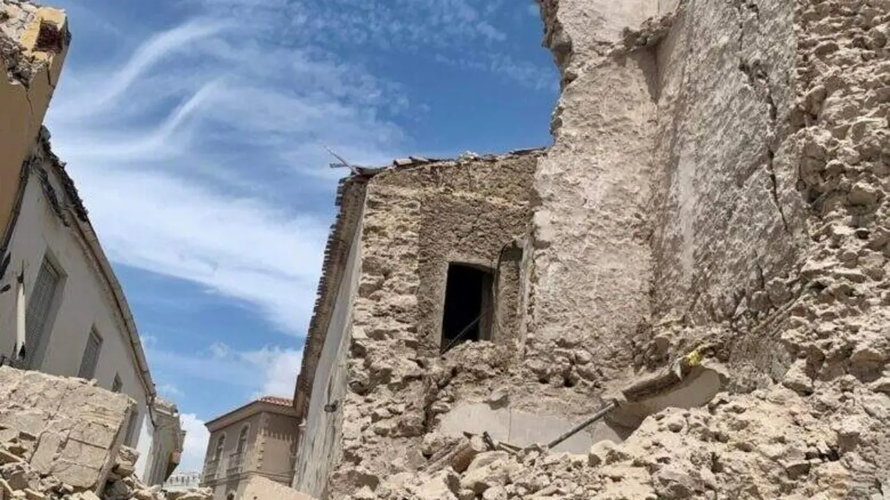 Estado de la torre de la iglesia-convento de San Francisco de Cuevas del Almanzora. | Europa Press.
