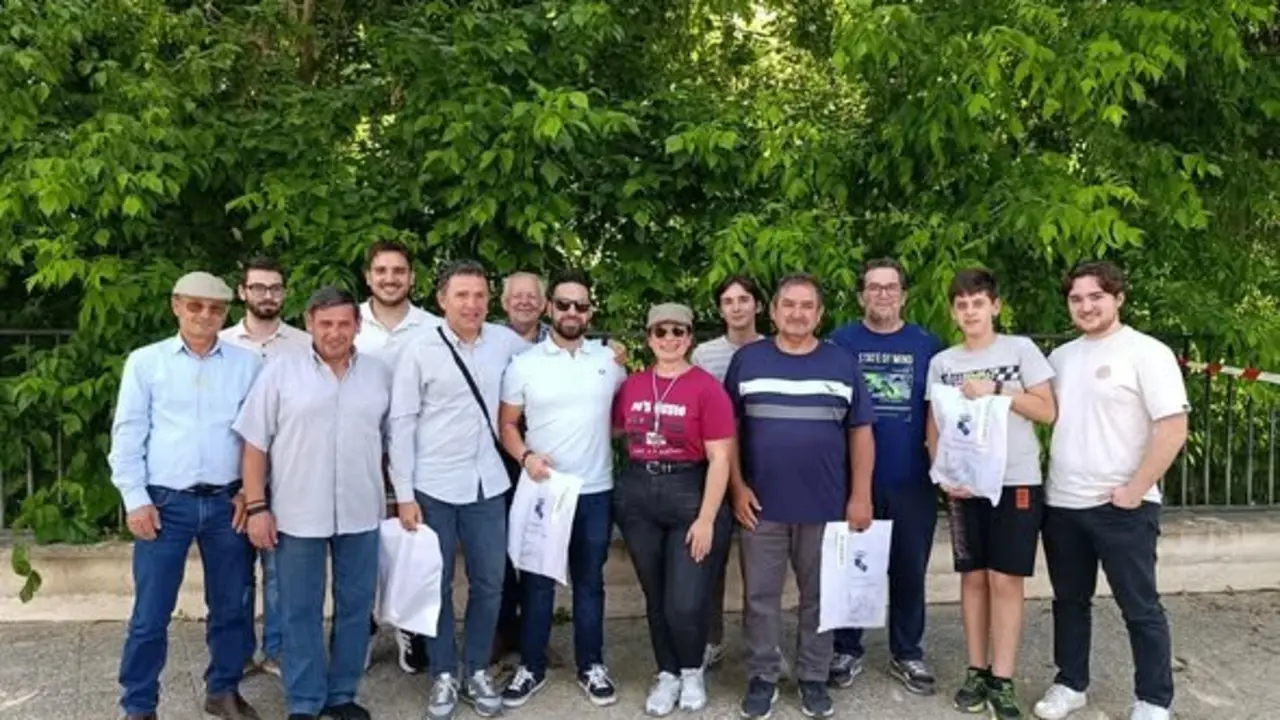 Participantes en el Torneo de Ajedrez Rel&aacute;mpago de Villanueva de la Reina. - Foto: Francisco Mora.