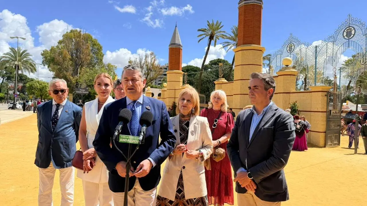 Antonio Sanz, durante su visita a la Feria del Caballo, donde ha hablado del proyecto. |  EP
