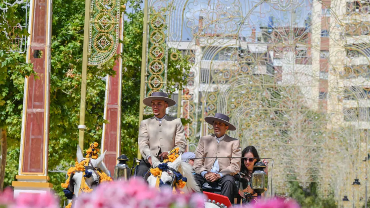 Un carruaje en el paseo de caballos del Real este martes. | D.L.
