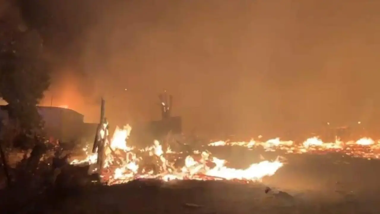Incendio en un asentamiento de Palos de la Frontera. | Europa Press.