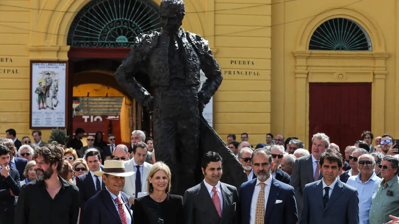 Inauguraci&oacute;n del monumento a Rafael de Paula en la Plaza de Toros de Jerez | Francis Jim&eacute;nez - Europa Press