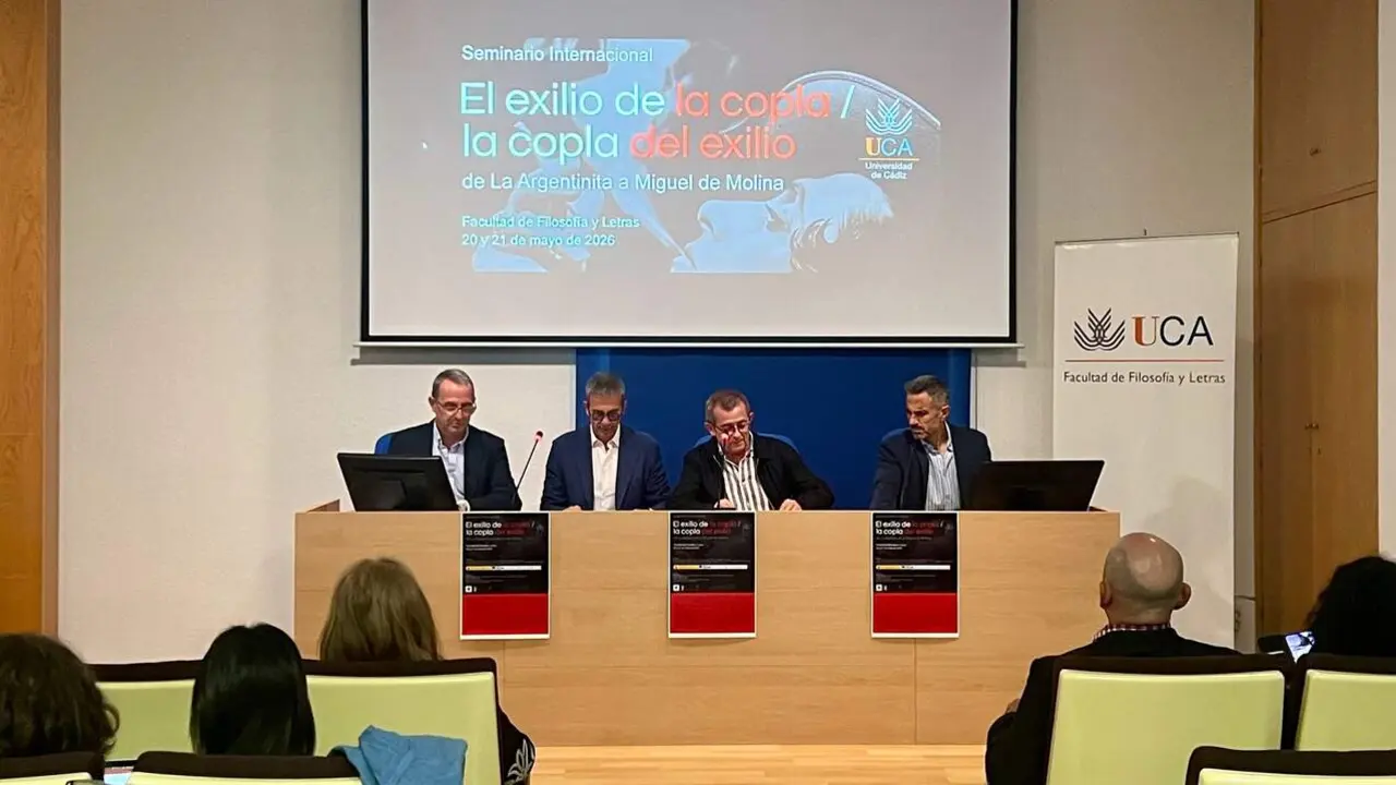 Inauguraci&oacute;n del seminario en el sal&oacute;n de grados de Filosof&iacute;a y Letras. / VIVA