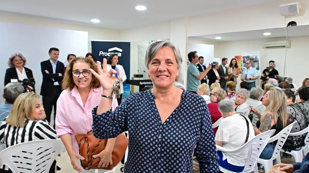 Una de las nuevas inquilinas de Garc&iacute;a de Sola, 20. / Eulogio Garc&iacute;a