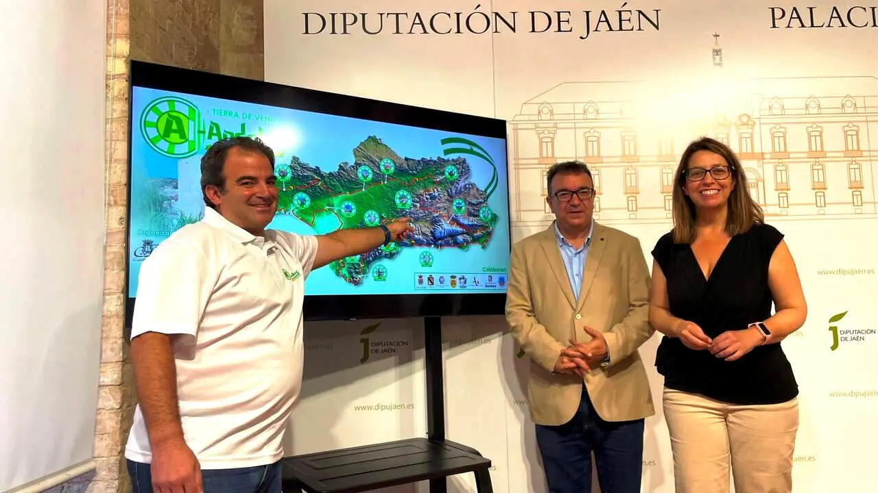 Eduardo Soler, Crist&oacute;bal Rodr&iacute;guez y &Aacute;frica Colomo, en la presentaci&oacute;n de la prueba.