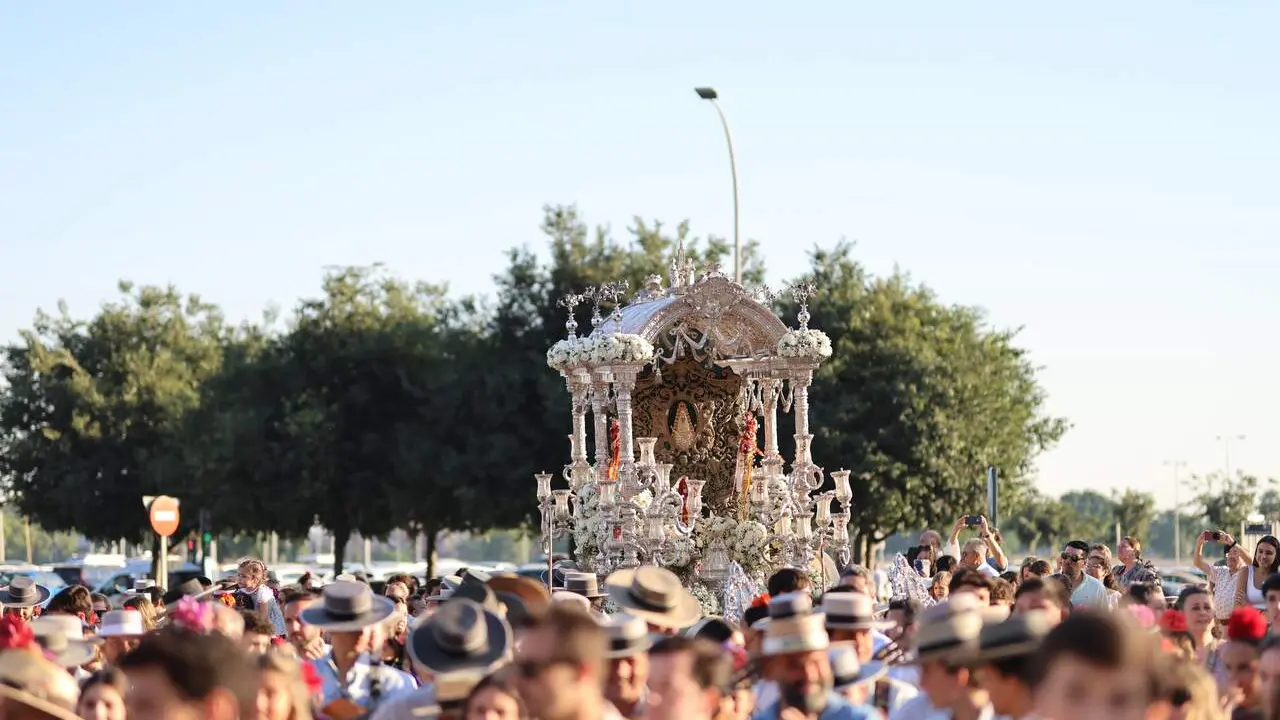 La Hermandad de Sevilla llegando a la ciudad&nbsp;|&nbsp;HDAD