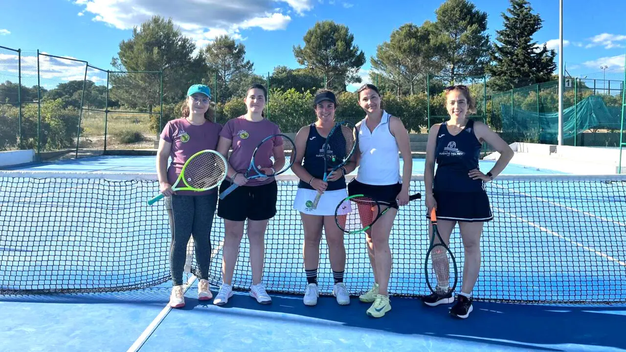 Jugadoras integrantes del equipo del Club Fuente del Rey.