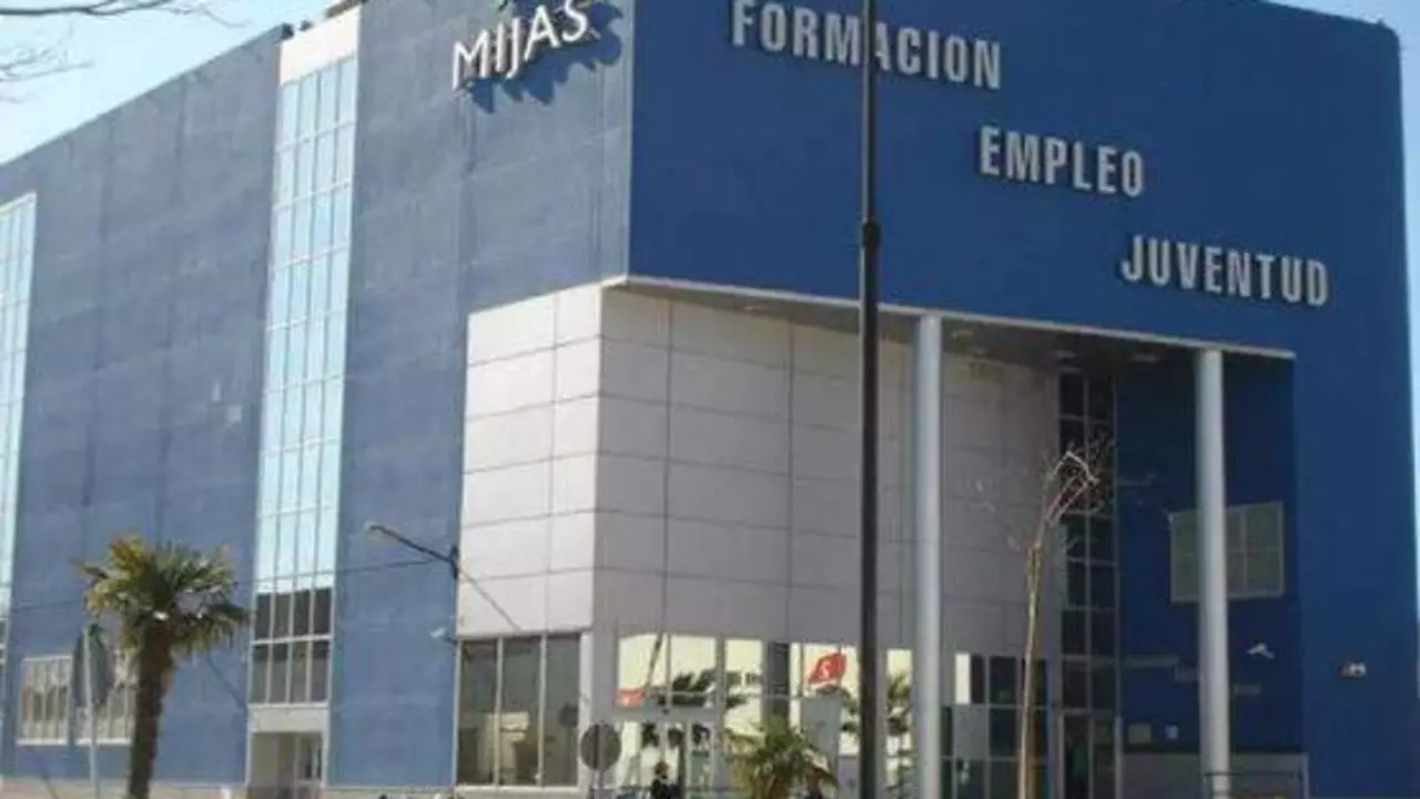 El CADE se ubica en el edificio de Formaci&oacute;n y Empleo de Las Lagunas.| Redacci&oacute;n